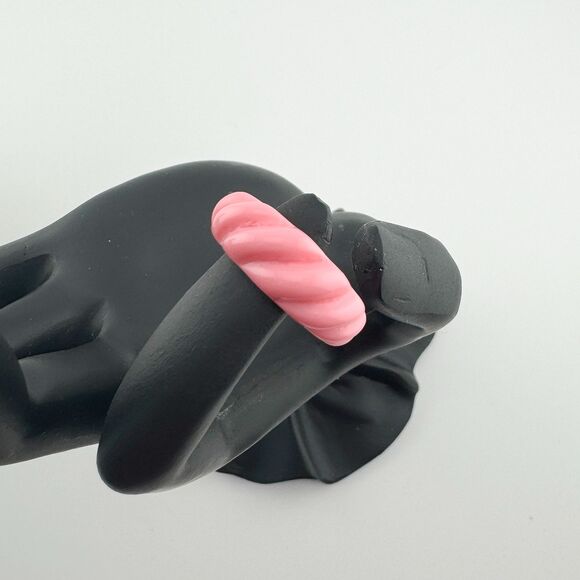 Vintage Pink Resin Ring Barbie Coquette Whimsy Bubble Waves Swirl Cottage Fairy - Picture 5 of 8